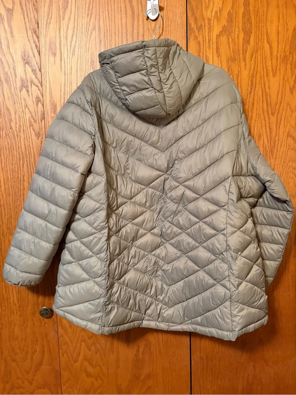 ZeroXposur Women's Hooded Puffer Jacket in Taupe Gray - Picture 2 of 4